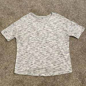 Women’s size 4 Lululemon shirt